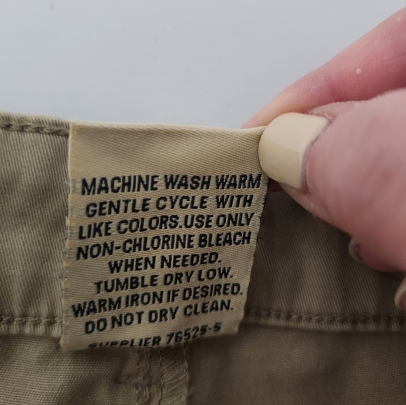 Men's Tan Cargo Shorts, Size 46 Reg - Picture 4 of 6